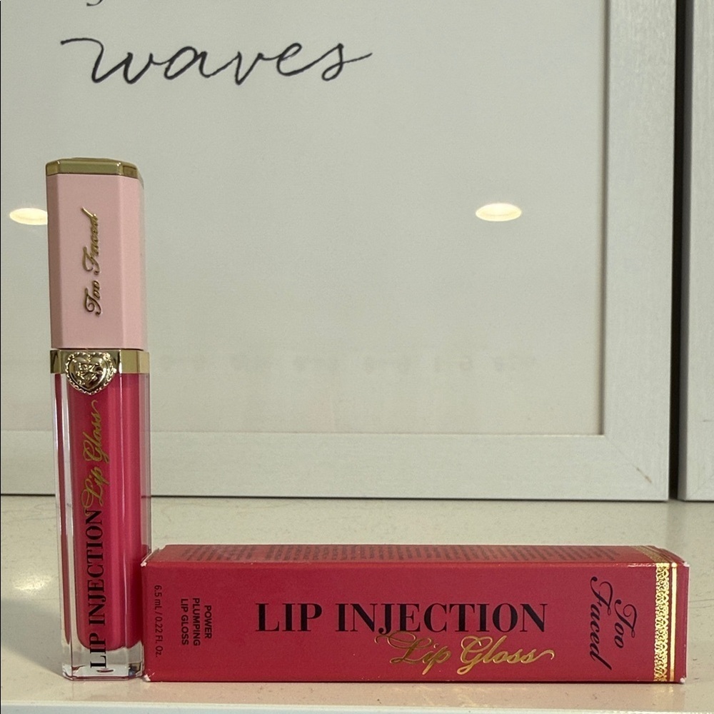 Too Faced Lip Injection Gloss - Just a Girl